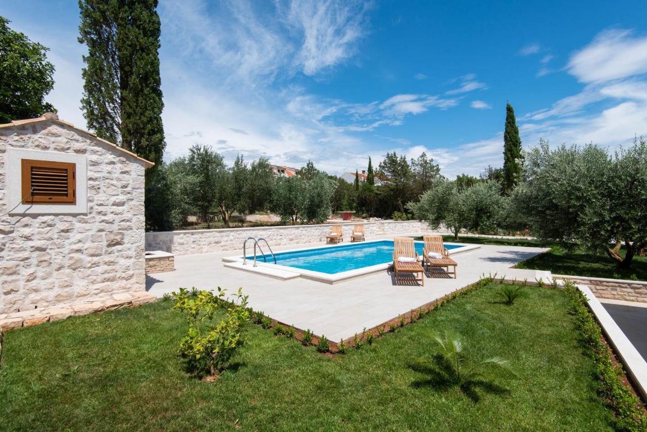 Villa Loviste Paradise Bagian luar foto