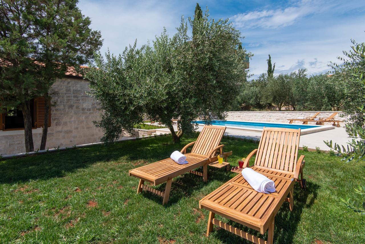 Villa Loviste Paradise Bagian luar foto
