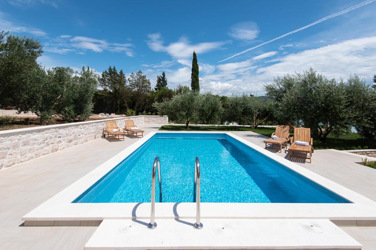 Villa Loviste Paradise Bagian luar foto