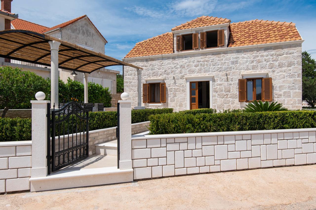 Villa Loviste Paradise Bagian luar foto