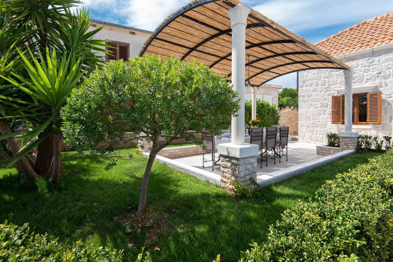 Villa Loviste Paradise Bagian luar foto