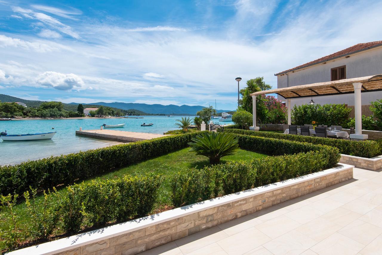 Villa Loviste Paradise Bagian luar foto