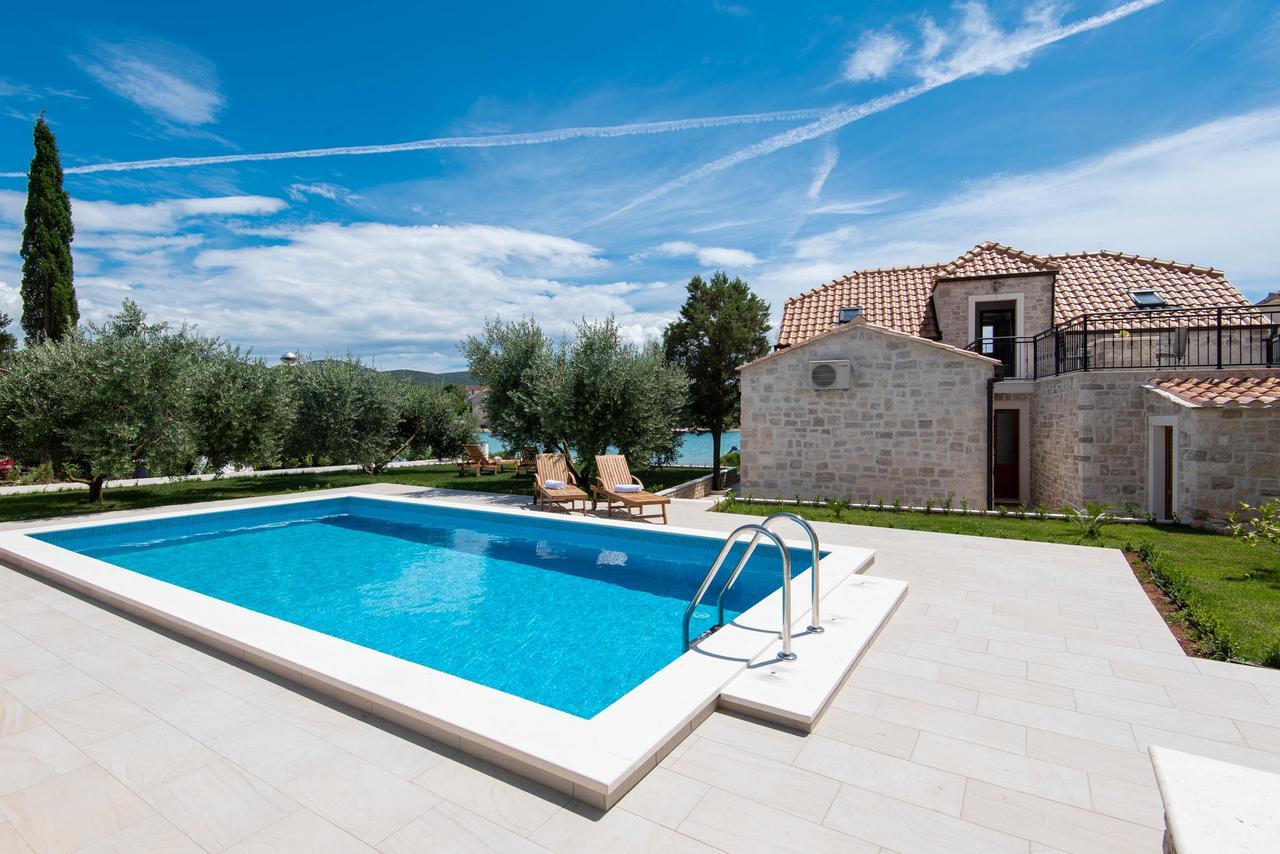 Villa Loviste Paradise Bagian luar foto