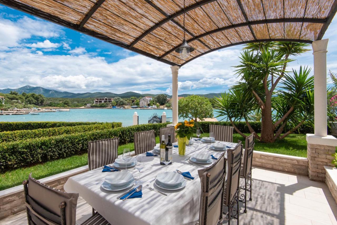 Villa Loviste Paradise Bagian luar foto